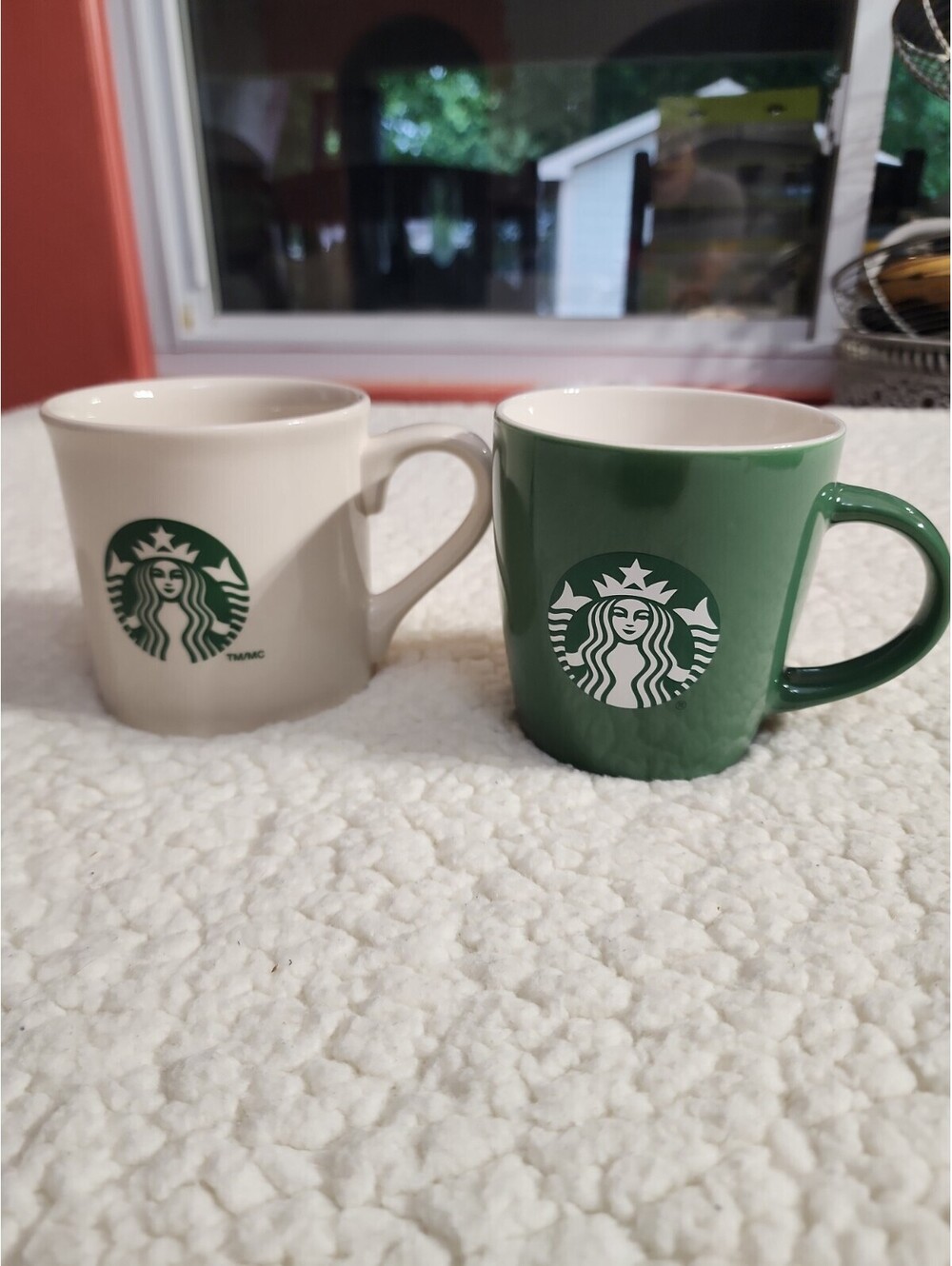 Starbucks Green Siren Logo Mug Set Green 11oz & White 16oz Coffee Cups Bundle